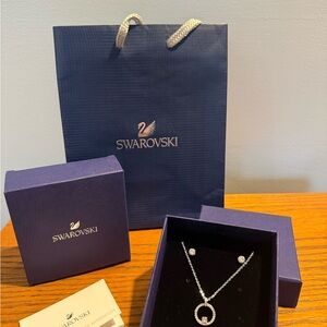 Swarovski Creativity Pendant White Rhodium Plated & Matching Silver Earrings